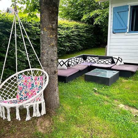 Gite Chalet Bleu Soleil Saint-Benoit-d'Hebertot 外观 照片