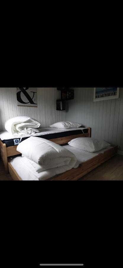 Gite Chalet Bleu Soleil Saint-Benoit-d'Hebertot 外观 照片