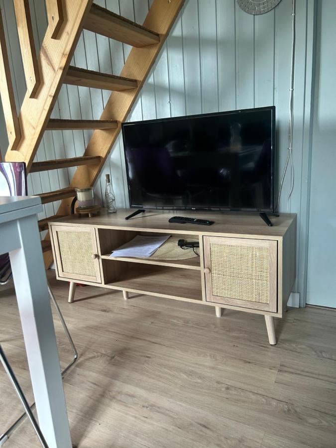 Gite Chalet Bleu Soleil Saint-Benoit-d'Hebertot 外观 照片