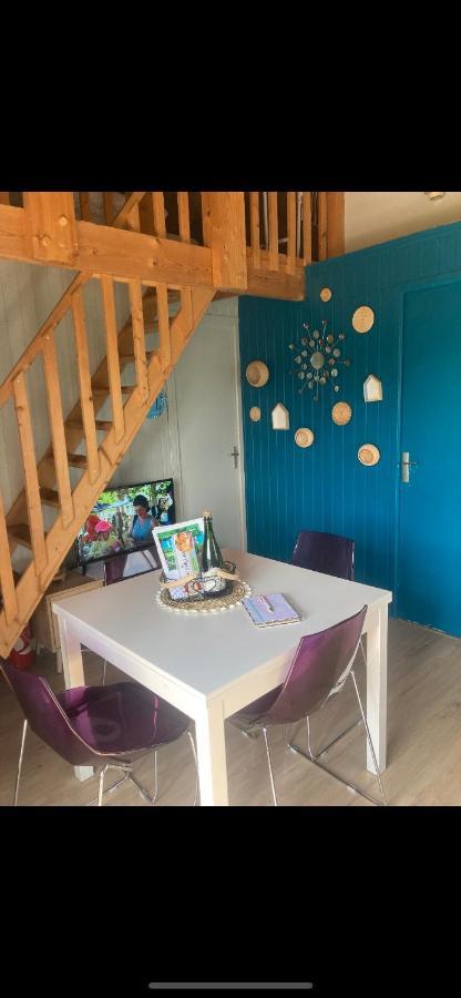 Gite Chalet Bleu Soleil Saint-Benoit-d'Hebertot 外观 照片